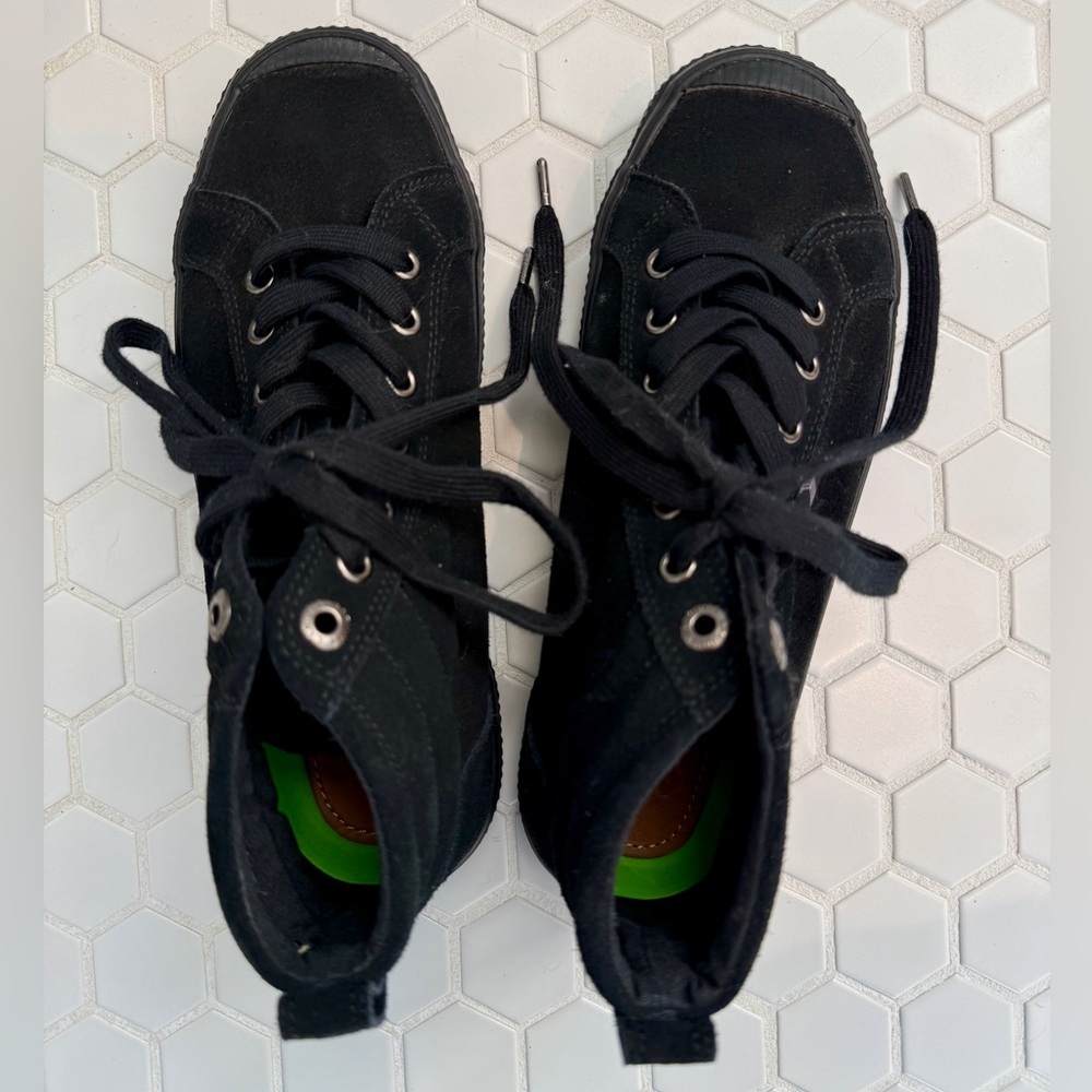 Cariuma Black High-Top Sneakers